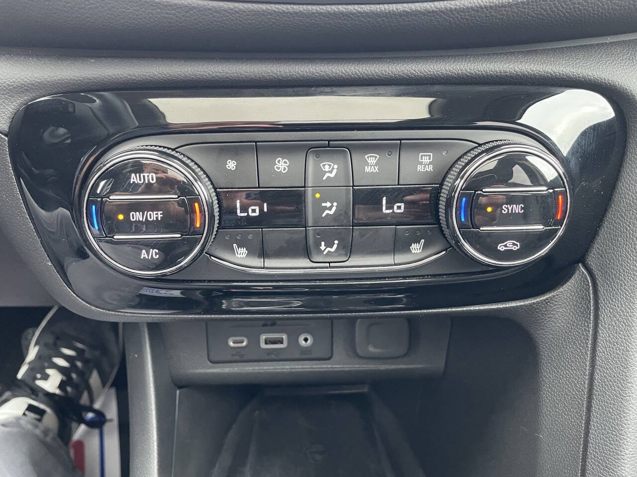Used 2023 Buick Encore GX Essence w/ Advanced Technology Package AWD/4WD image 26