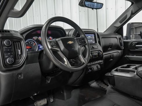 Used 2022 Chevrolet Silverado 2500 Custom w/ Custom Value Package image 15