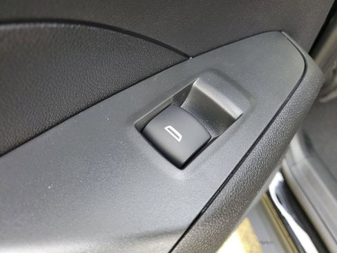 New 2026 Chevrolet Trax LT w/ Sunroof Package FWD image 16