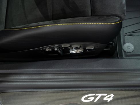 Used 2020 Porsche 718 Cayman GT4 image 70