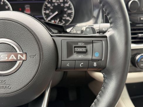Used 2024 Nissan Pathfinder SL AWD/4WD image 23