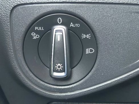 Used 2023 Volkswagen Atlas SE FWD image 28
