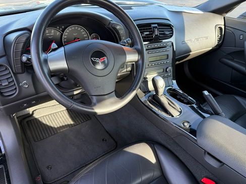 Used 2008 Chevrolet Corvette Coupe w/ Z51 Performance Package RWD image 12