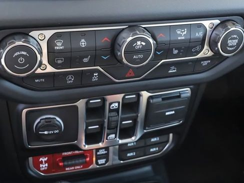 New 2026 Jeep Wrangler Unlimited Rubicon AWD/4WD image 30