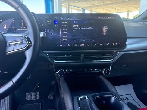 Certified 2024 Chevrolet Equinox EV RS FWD image 17