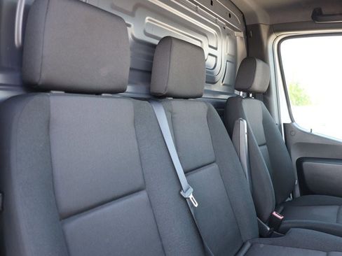 Used 2023 Mercedes-Benz Sprinter 2500 w/ Acoustic Package image 27