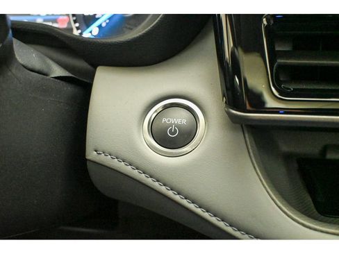 Used 2025 Toyota Highlander XLE image 44