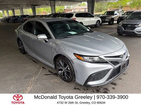 Used 2024 Toyota Camry SE FWD image 3