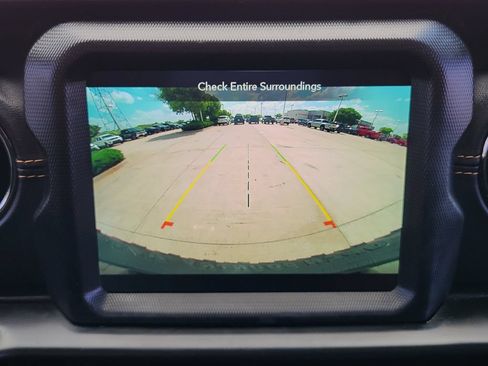 Used 2021 Jeep Wrangler Unlimited Sahara AWD/4WD image 19