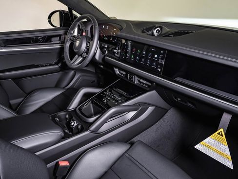 New 2025 Porsche Cayenne Turbo image 14