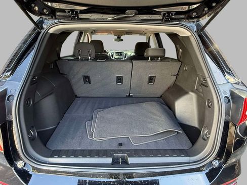Used 2020 Chevrolet Equinox LT FWD image 17