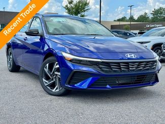 Used 2025 Hyundai Elantra Sport video 1