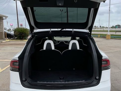 Used 2018 Tesla Model X 75D AWD/4WD image 11