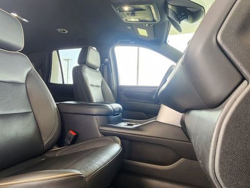 Used 2023 GMC Yukon SLT AWD/4WD image 25