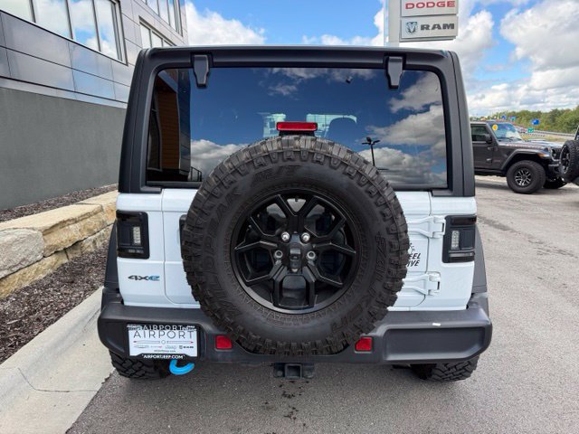 Used 2024 Jeep Wrangler Unlimited AWD/4WD image 4