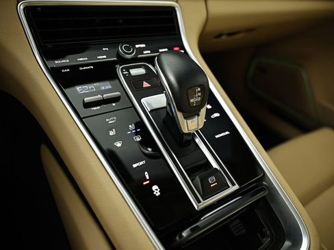 Certified 2023 Porsche Panamera image 40