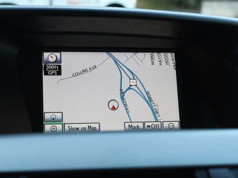 Used 2011 Lexus RX 450h AWD image 35