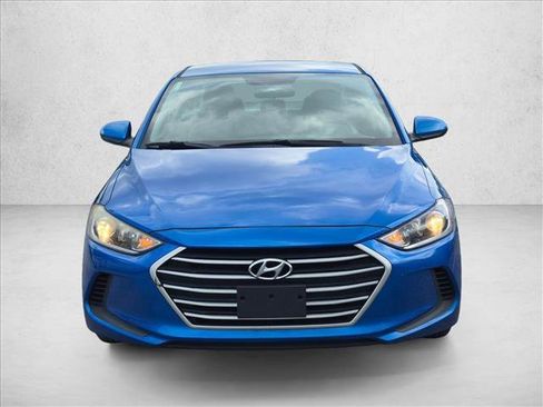 Used 2017 Hyundai Elantra SE FWD image 3