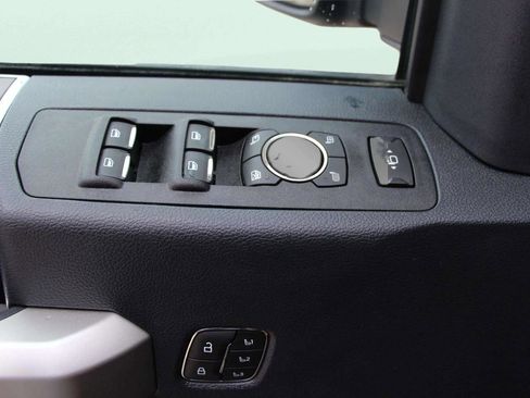Used 2022 Ford F250 Lariat w/ Lariat Value Package AWD/4WD image 31