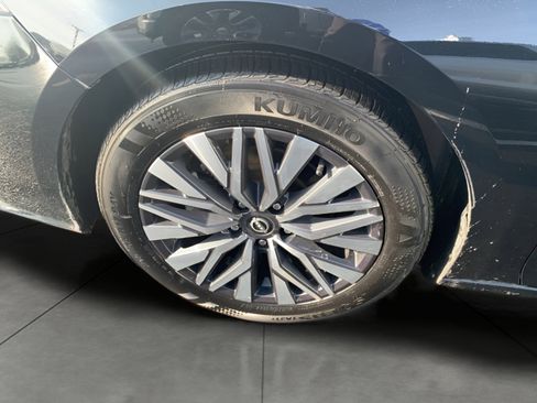 Used 2024 Nissan Altima 2.5 SV image 17