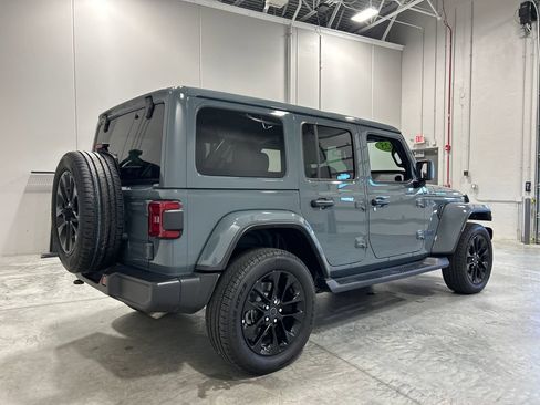 Certified 2025 Jeep Wrangler Unlimited Sahara AWD/4WD image 6