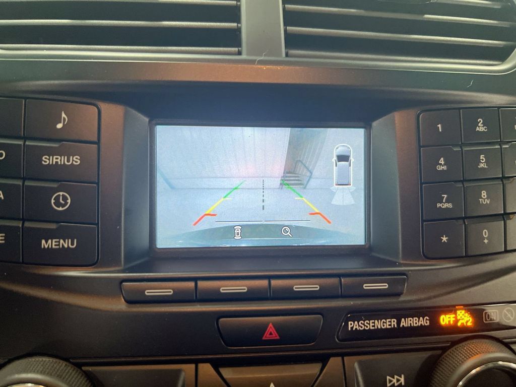 Used 2017 Ford Explorer XLT FWD image 15