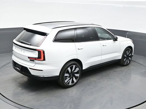 New 2025 Volvo EX90 Plus image 22