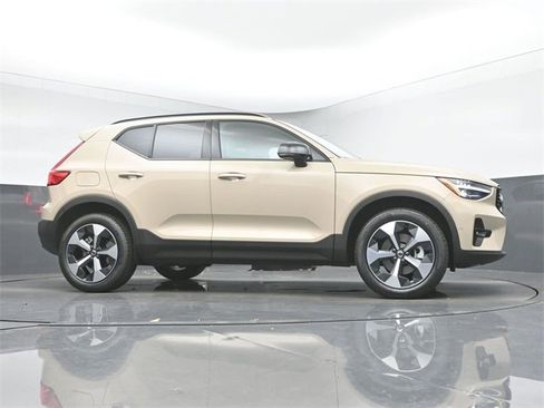 New 2026 Volvo XC40 B4 Plus w/ Protection Package Premier image 41