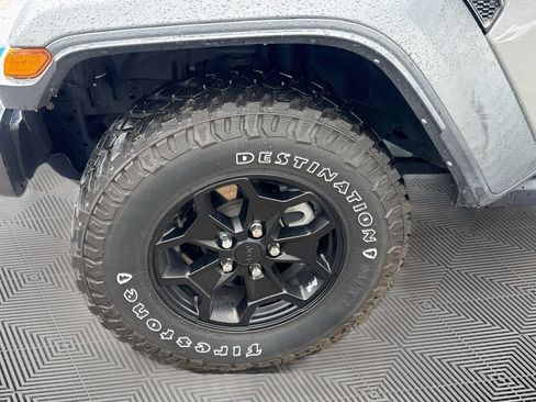 Used 2023 Jeep Wrangler Unlimited AWD/4WD image 34