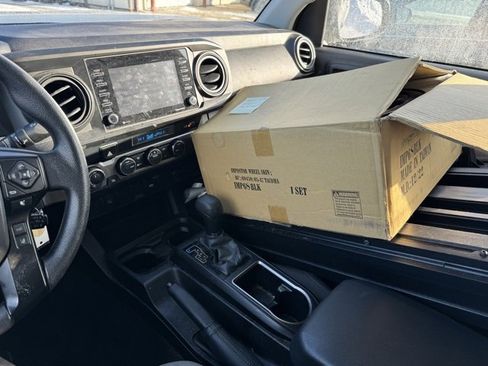 Certified 2022 Toyota Tacoma SR image 7