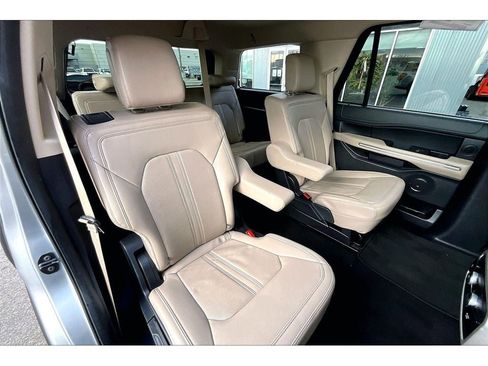 Used 2024 Ford Expedition Limited image 29