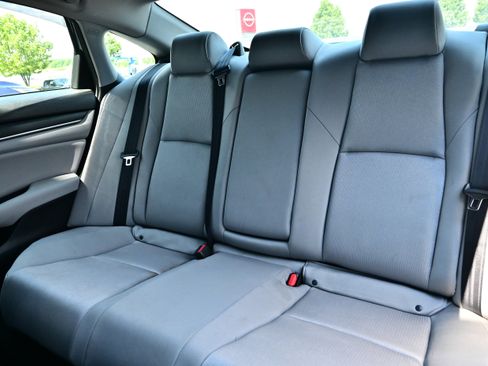 Used 2018 Honda Accord LX image 21