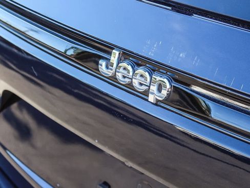 Used 2023 Jeep Grand Cherokee Limited w/ Trailer Tow Prep Group (B) image 11