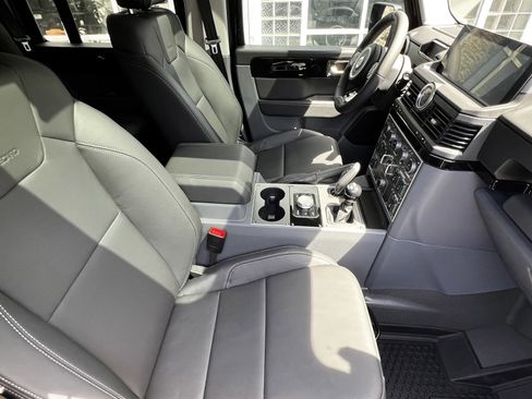 Used 2025 INEOS Grenadier Fieldmaster Edition image 28