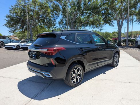 Certified 2022 Kia Seltos EX AWD/4WD image 8