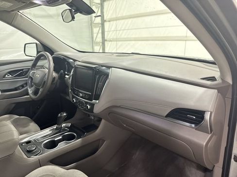 Used 2019 Chevrolet Traverse LT FWD image 29