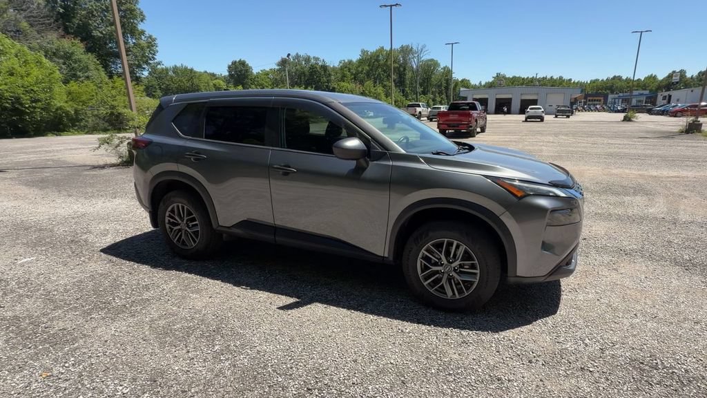 Used 2023 Nissan Rogue S AWD/4WD image 2