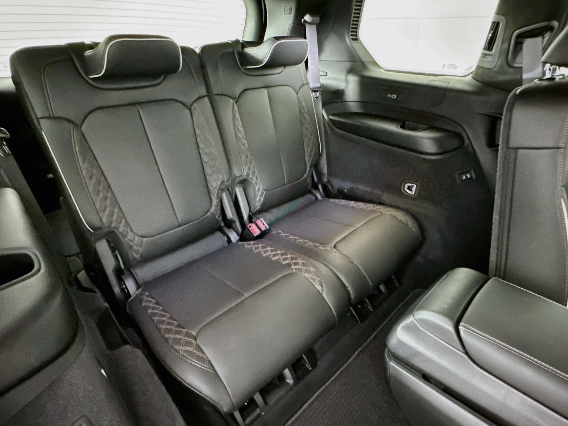 Used 2026 Jeep Grand Cherokee L Summit w/ Obsidian Package AWD/4WD image 30