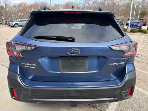 Used 2022 Subaru Outback Premium image 3