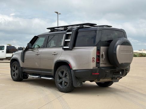 Used 2023 Land Rover Defender 130 X-Dynamic SE image 5