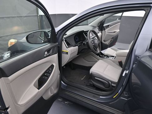 Used 2018 Hyundai Tucson SE AWD/4WD image 38