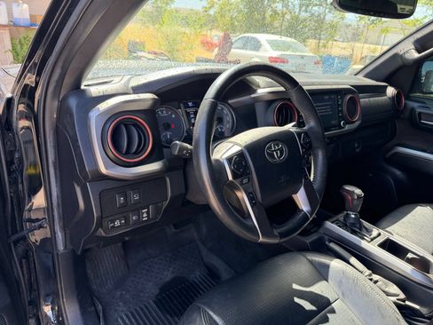 Used 2022 Toyota Tacoma Limited AWD/4WD image 18
