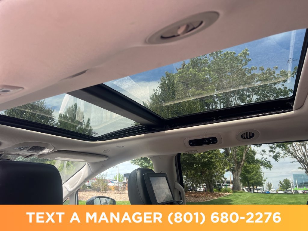 Used 2023 Chrysler Pacifica Limited w/ Uconnect Theater Family Group AWD/4WD image 26