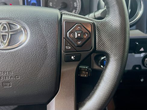 Used 2017 Toyota Tacoma TRD Off-Road w/ Tow Package RWD image 19