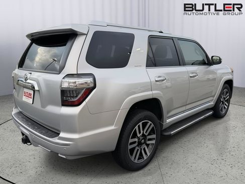 Certified 2022 Toyota 4Runner Limited AWD/4WD image 6