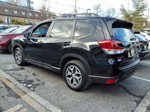 Used 2023 Subaru Forester Premium image 4