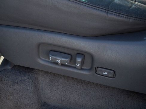 Used 2006 Lexus LX 470 image 27