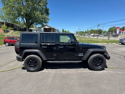 Used 2011 Jeep Wrangler Unlimited Sport AWD/4WD image 9