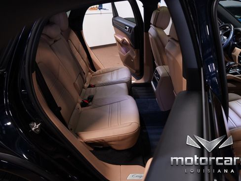 Used 2021 Porsche Cayenne Coupe w/ Premium Package image 37