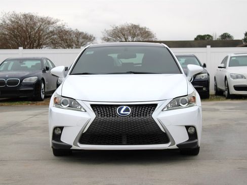 Used 2015 Lexus CT 200h image 2